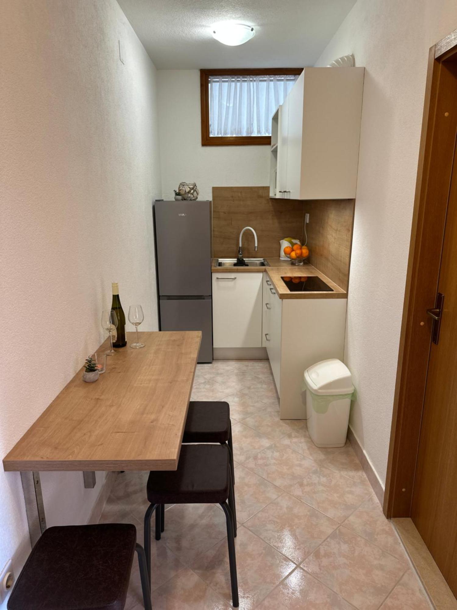 Apartmani Jurica I Ankica Брела Екстериор снимка